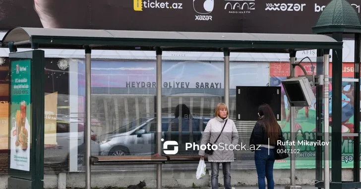 Транспортная лотерея: почему бакинцы часами ждут автобусы на остановках?