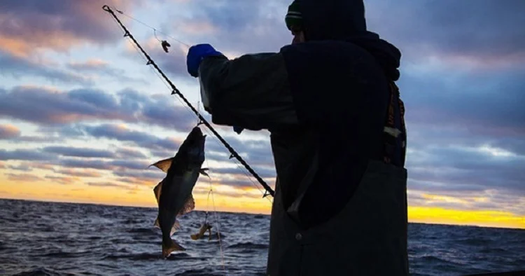 İtkin düşən balıqçının atasından müraciət VİDEO KONKRET