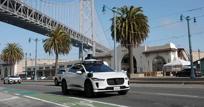 Hamilə qadın pilotsuz taksidə uşaq dünyaya gətirdi