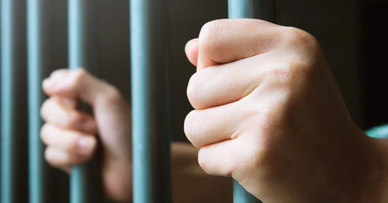 Подросток убил мать и сел на семь с половиной лет