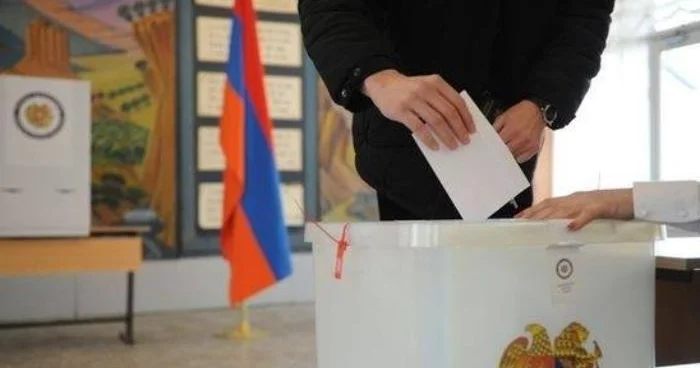 Ermənistanda gələn bazar seçki olsa: Kim seçilər?