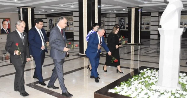 “Heydər Əliyev müasir Azərbaycanın memarı” adlı tədbir keçirildi FOTOLAR