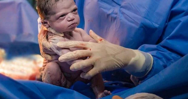 Azərbaycanda bu il neçə nəfər ölüb neçə uşaq doğulub?