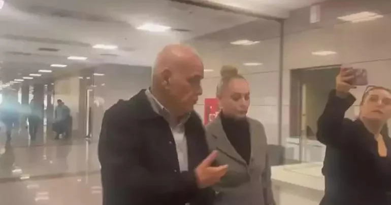 Məşhur futbol şərhçisinin Türkiyədən çıxışına qadağa qoyuldu