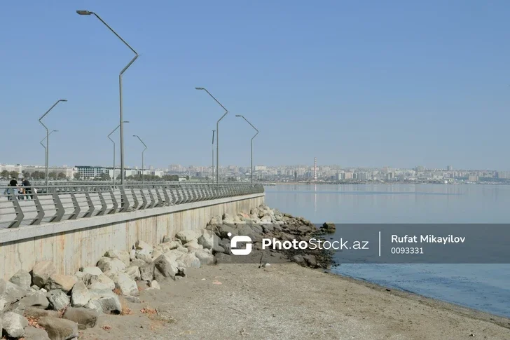 Молодой мужчина бросился в море на столичном бульваре: подробности инцидента Новости Азербайджана