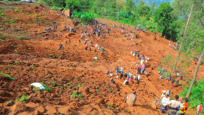 Myanmada torpaq sürüşməsi: 12 nəfər ölüb, itkin düşənlər var