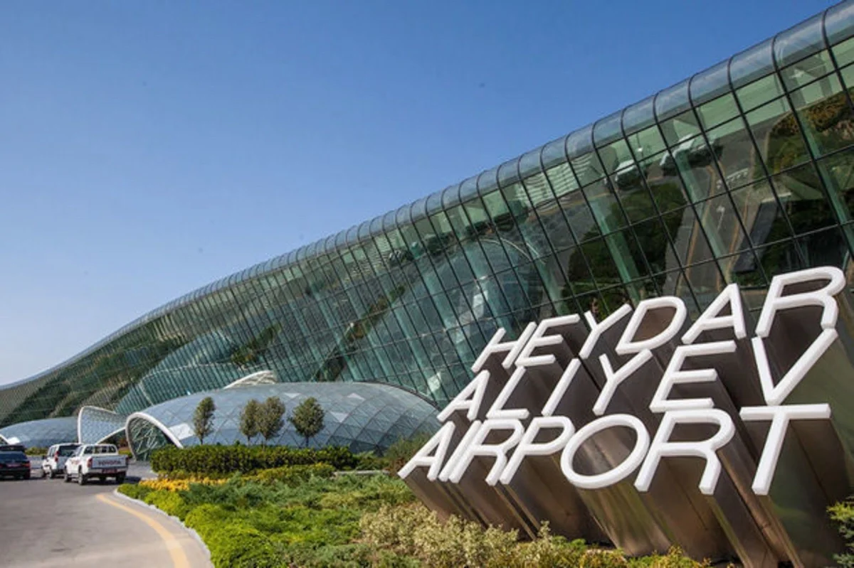 Aeroportda unudulmuş baqajları dörd manata satırlar? RƏSMİ AÇIQLAMA