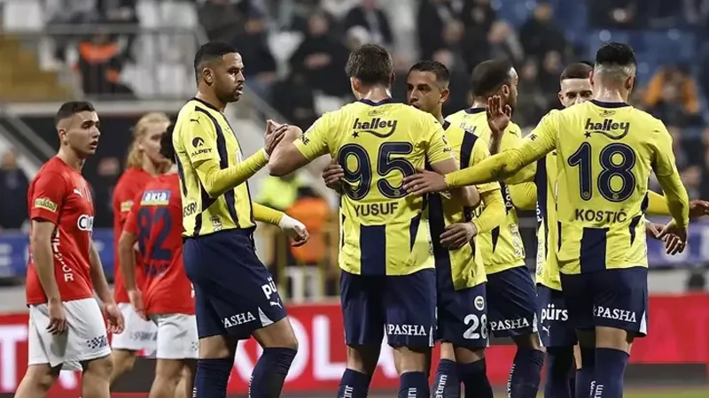 Fənərbağça yenilənir: 8 futbolçu gedir