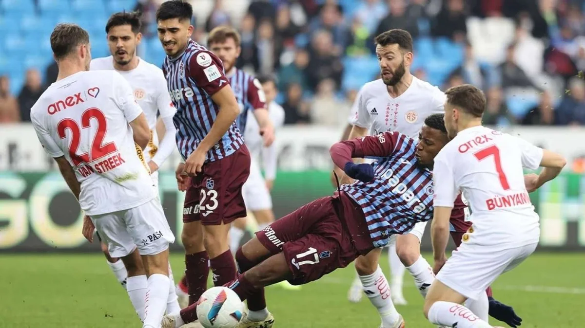 "Trabzonspor" "Antalyaspor"u darmadağın etdi VİDEO