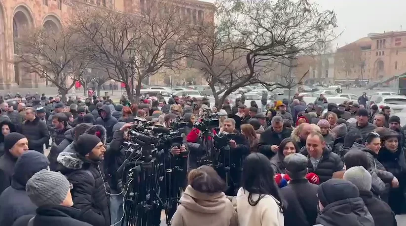 В Ереване проходит массовая акция протеста ВИДЕО