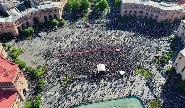 Ermənistanda revanşistlər həyacan içində: “Səfərbərlik elan edilsin”