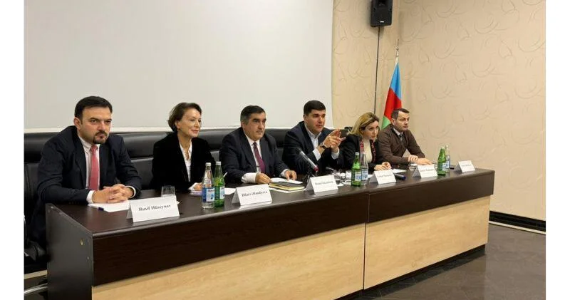 В Баку обсуждают "Роль гражданского общества в мирном процессе"