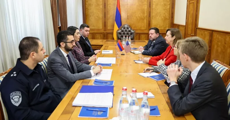 Глава МВД Армении и посол США обсудили реализацию проекта TRIPP