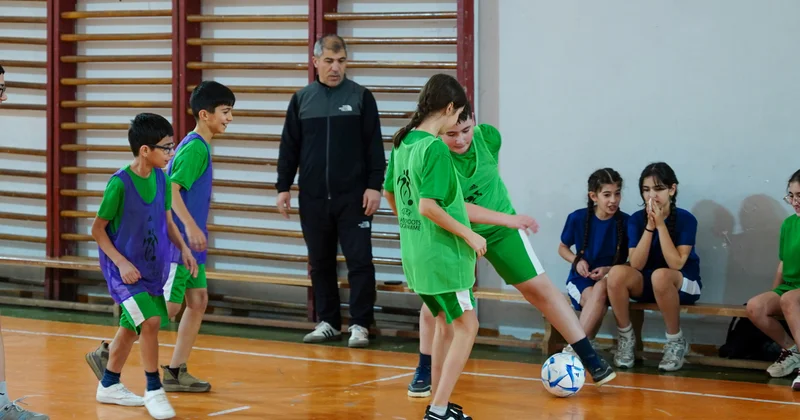 “Məktəblərdə Futbol Dərsi” layihəsi davam edir