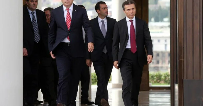 Gürcüstanda baş nazir lənəti : Saakaşvilinin adamı öldürüldü, məşhur varis razılaşdı