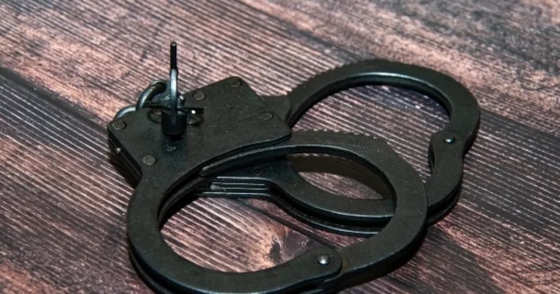 Дело о насилии над подростком: пятеро арестованных