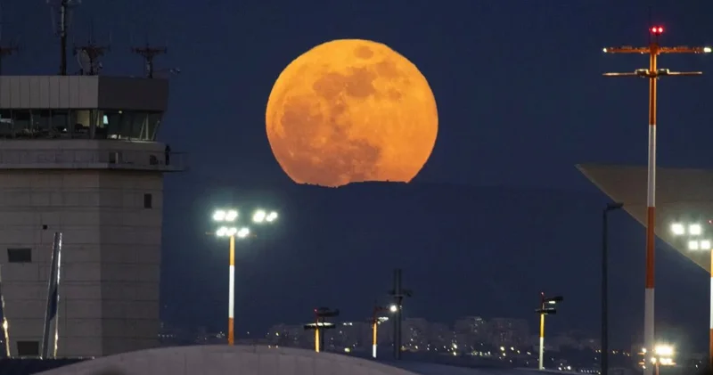 Dünyada ilk dəfə Ay üçün dəqiq vaxtı müəyyən edən saat Çində hazırlanır