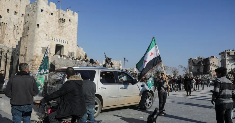 Suriya ordusu Hələbin şərqini “qapalı hərbi zona“ elan etdi