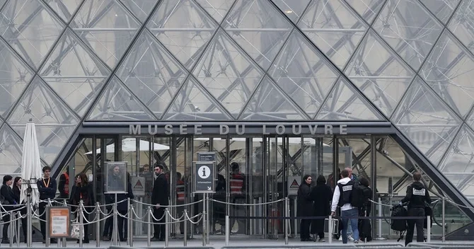 Avropalı olmayanlar Luvr muzeyinə giriş üçün ikiqat pul ödəyəcək