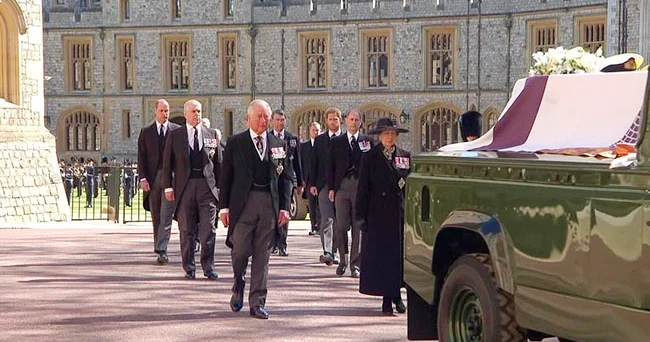 Uels Şahzadəsi Ketrin: Telefonumu tez tez itirirəm