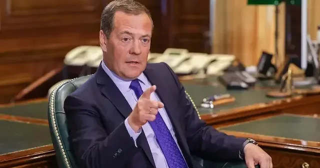 “Tramp Qrenlandiyanı təcili götürməlidir, əks halda Rusiyanın tərkibinə qatılacaq“ Medvedev