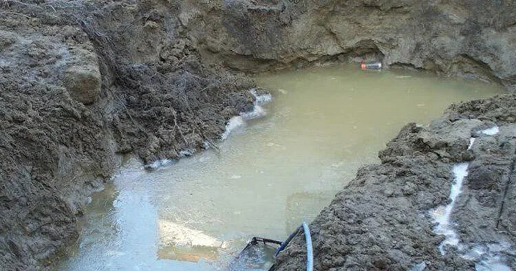 Əvvəl göl idi, indi həyətlər su altındadır ŞİKAYƏT