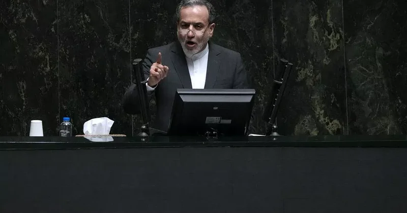 Арагчи: 8 января был тринадцатым днём войны США и Израиля против нас