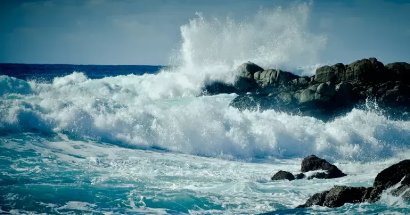 Судам на Каспии объявлено штормовое предупреждение Minval Politika