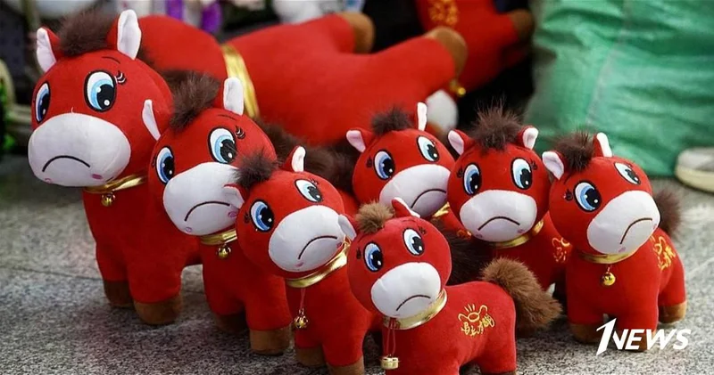 Грустная лошадка стала новогодним хитом в Китае