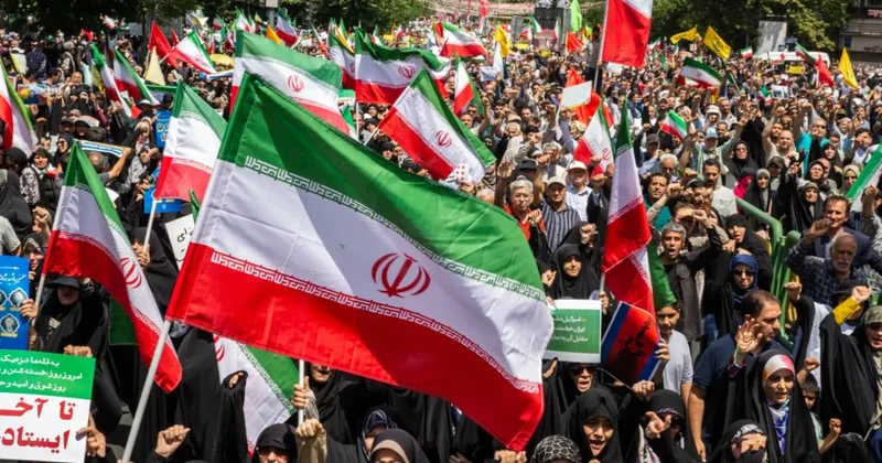 İranda yeni etirazlar: Pəhləvinin atasını qovmuşduq, indi isə... VİDEO