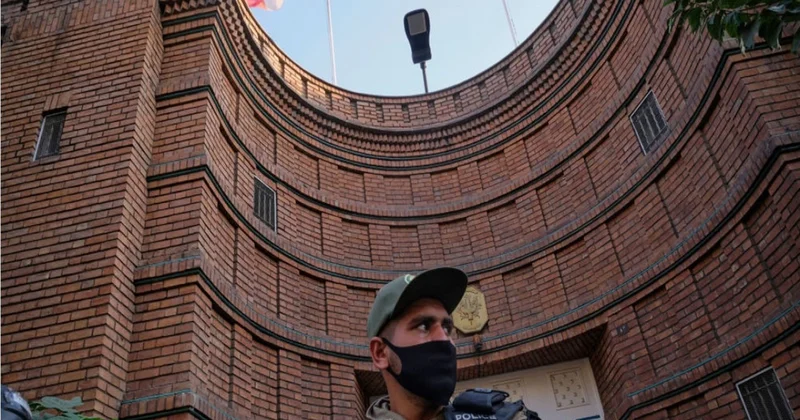 Fransa İrandakı səfirliyinin bir qrup əməkdaşını təxliyə edib