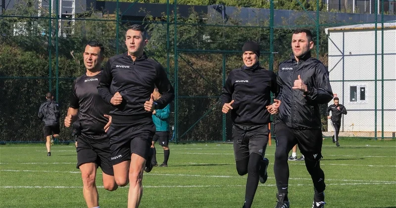 Арбитры приступили к подготовке в Анталье