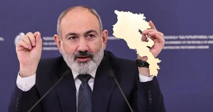 Türkiyəli deputat: Allah Paşinyanı Ermənistanın başından əskik etməsin!