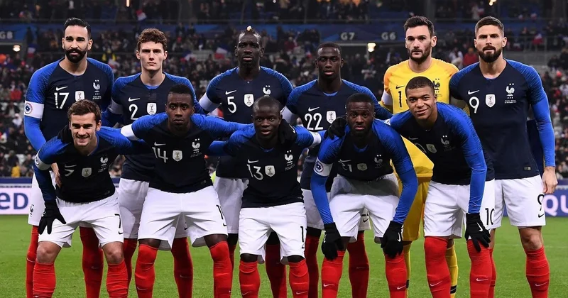 Fransa millisinin keçmiş müdafiəçisi karyerasını başa vurdu