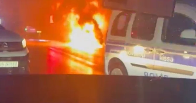 Tbilisi prospektində maşın yanır