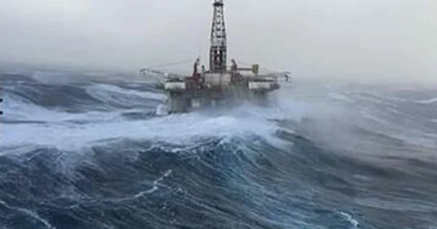 Xəzərdə fırtına: Dalğanın hündürlüyü 6 metri keçəcək