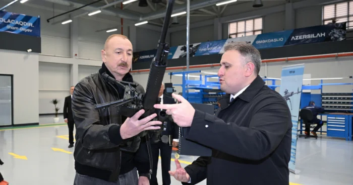Prezident müasir silah və texnikalara baxıb I FOTOLAR