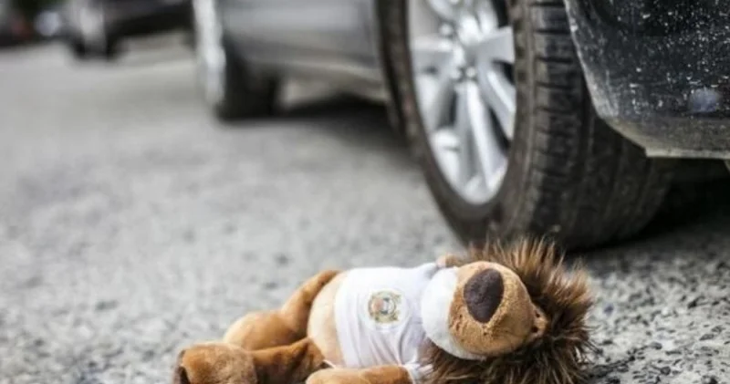 Qusarda məktəbli qızları maşın vurdu