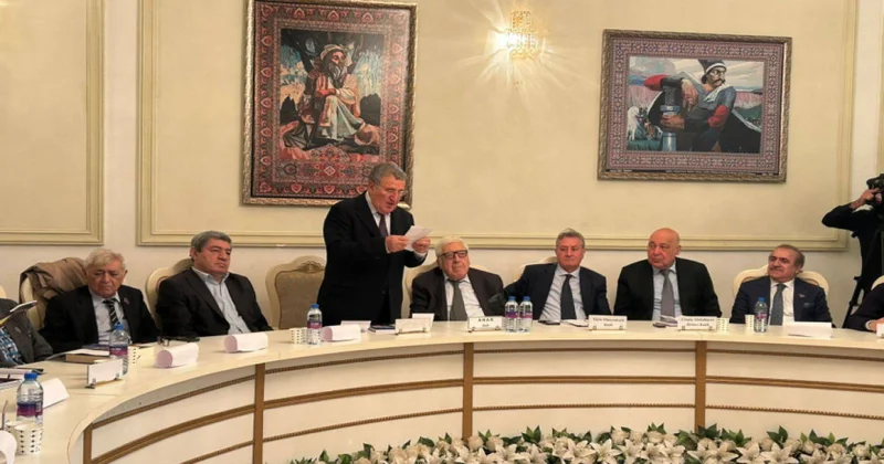 “Dilimiz kimliyimiz” mövzusunda müşavirə keçirildi