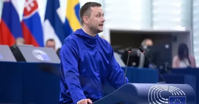 Премьер Гренландии заявил, что выбирает Данию вместо США