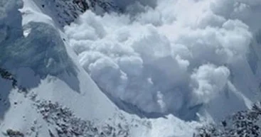 Испанскую лыжницу вместе с собакой унесло лавиной на горе в Андорре