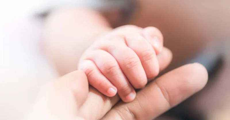 Doğum gününü qeyd etdikdən beş gün sonra körpə faciəli şəkildə öldü