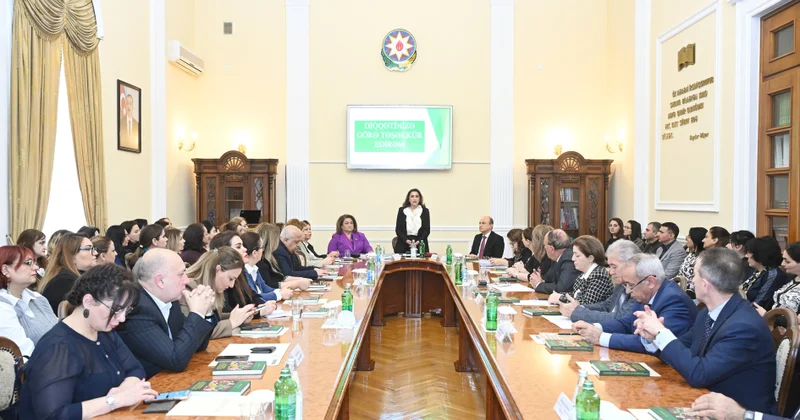 Prezident Kitabxanasında “Qarabağ florası” kitabına həsr olunmuş dəyirmi masa keçirilib