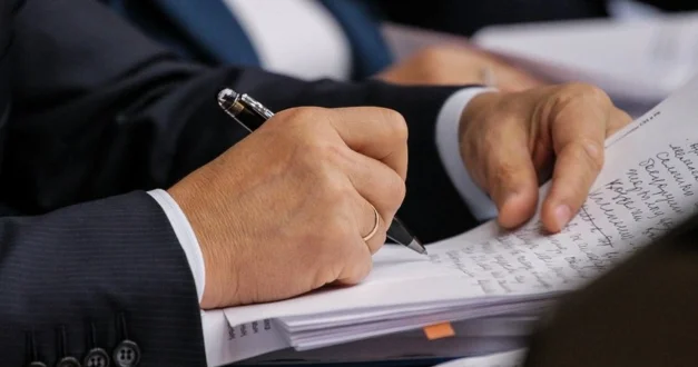 Dövlət qulluqçusu olmaq istəyən 1 500 ə yaxın namizəd üçün imtahan keçiriləcək