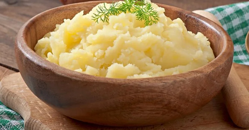 Sarımsaqlı kartof püresində edilən böyük səhv: Dadın və teksturanın sirri