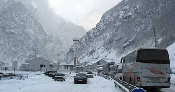 Hərbi Gürcüstan yolu yenə bağlandı