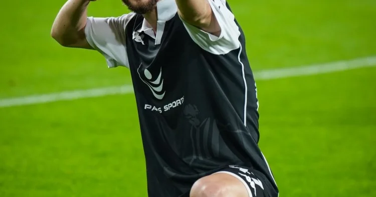 Neftçi nin Piramids lə heç heçəsi FOTOLAR