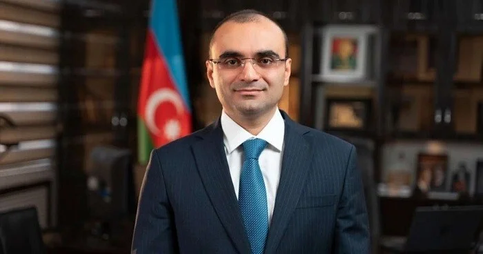 Bir ay öncə təyin edilən başçı buna görə işdən çıxarılıb