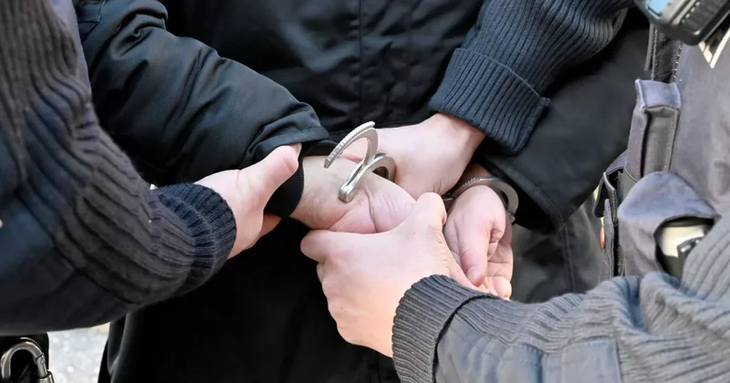 В Баку задержаны несовершеннолетние похитители сумок: ВИДЕО