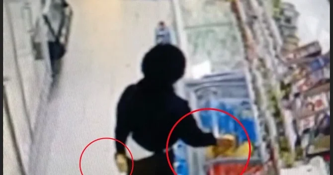 Qaraçı qadın mağazadan yağı belə oğurladı